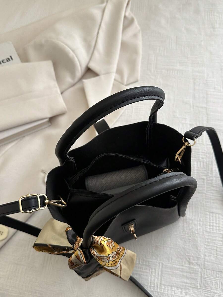 Women's handbag versatile